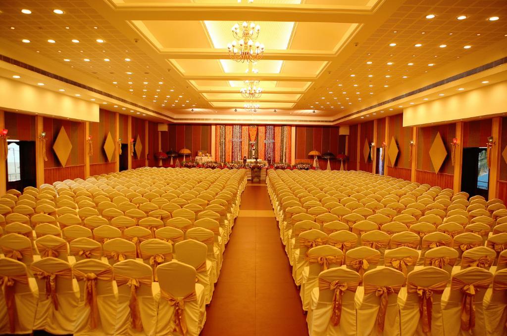 The Quilon Beach Hotel And Convention Center Kollam Bagian luar foto