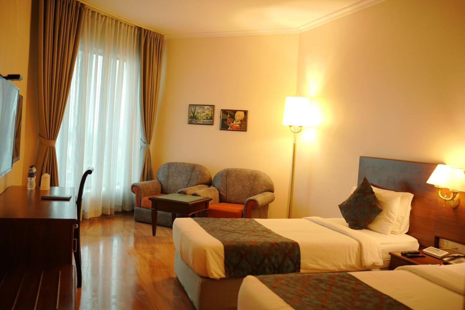 The Quilon Beach Hotel And Convention Center Kollam Bagian luar foto