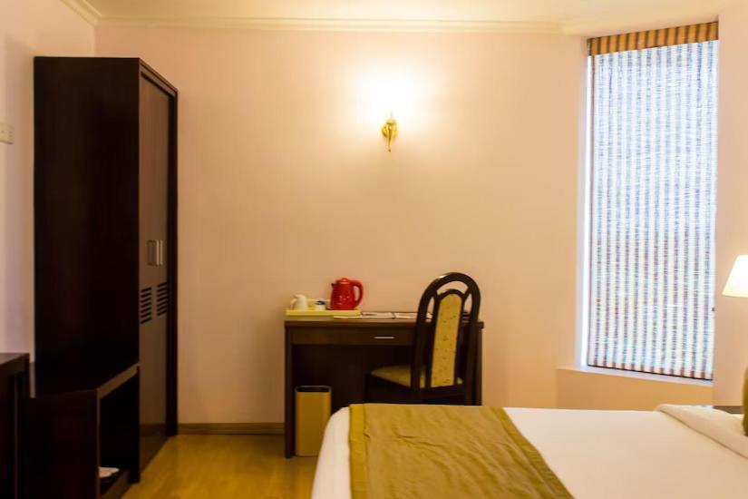The Quilon Beach Hotel And Convention Center Kollam Bagian luar foto