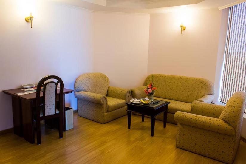 The Quilon Beach Hotel And Convention Center Kollam Bagian luar foto