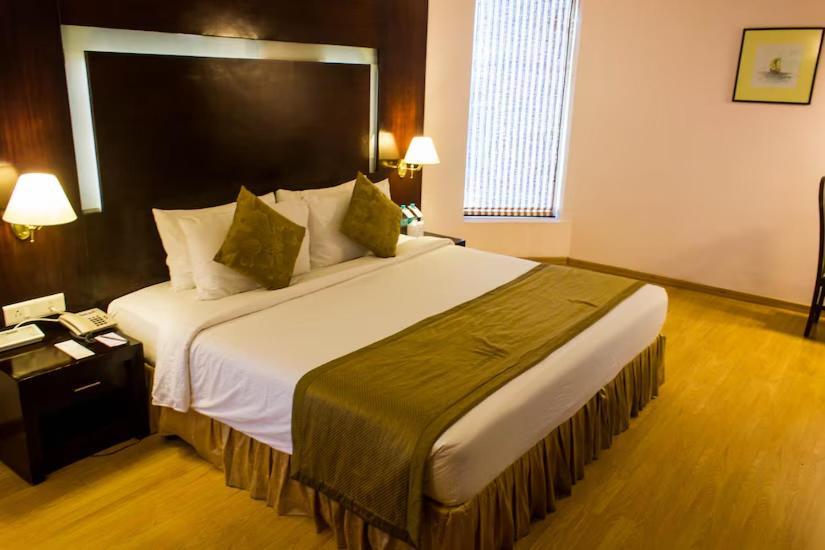 The Quilon Beach Hotel And Convention Center Kollam Bagian luar foto