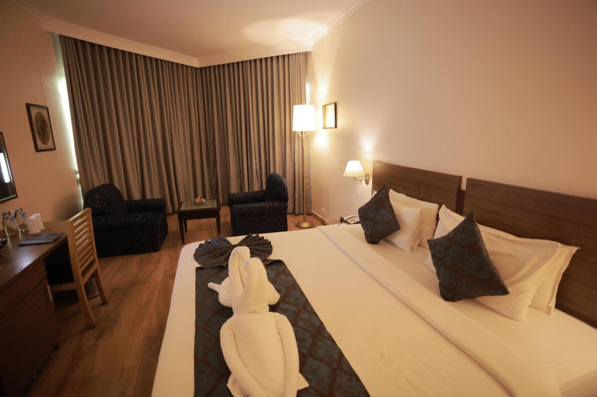 The Quilon Beach Hotel And Convention Center Kollam Bagian luar foto