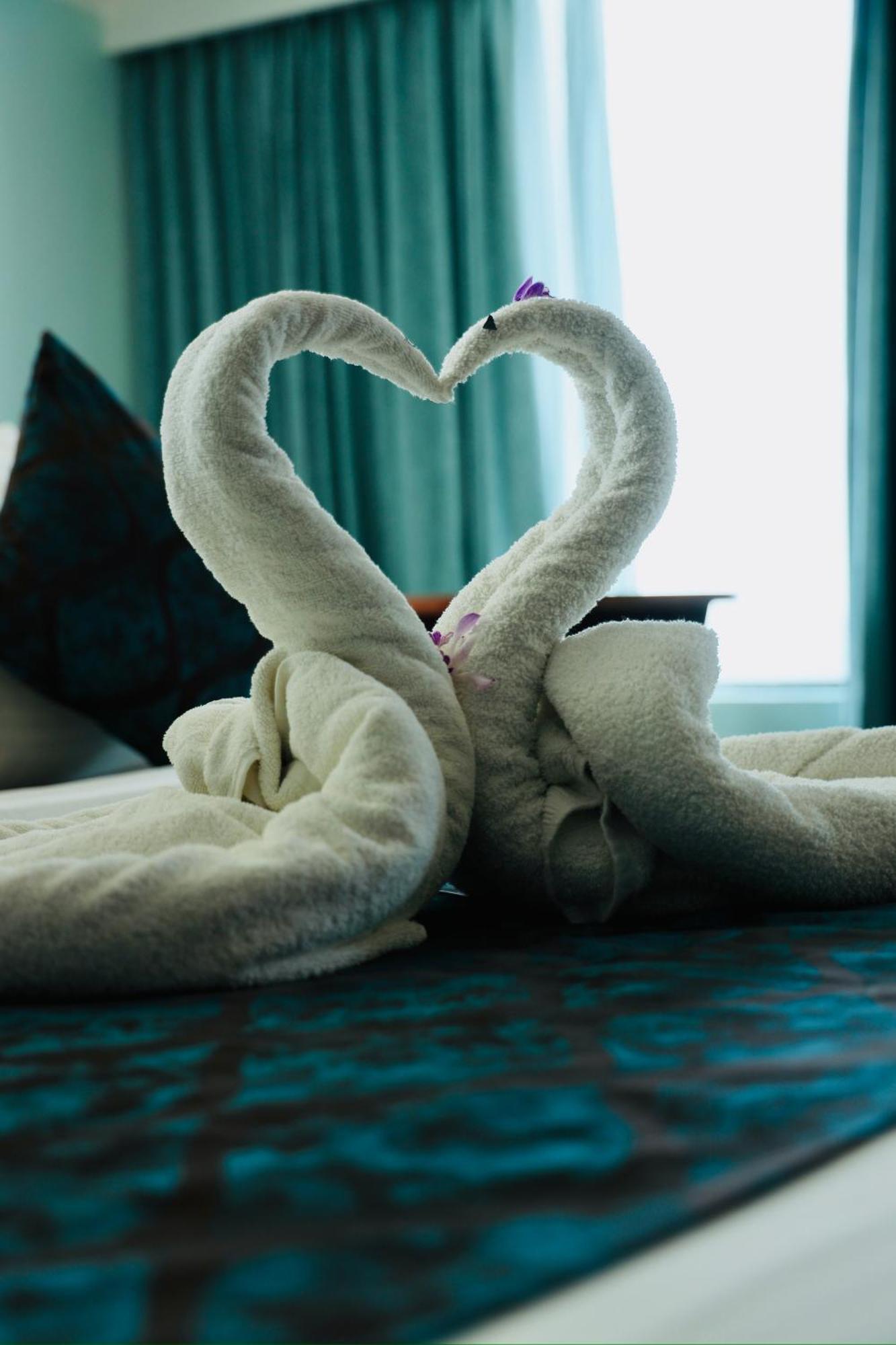 The Quilon Beach Hotel And Convention Center Kollam Bagian luar foto